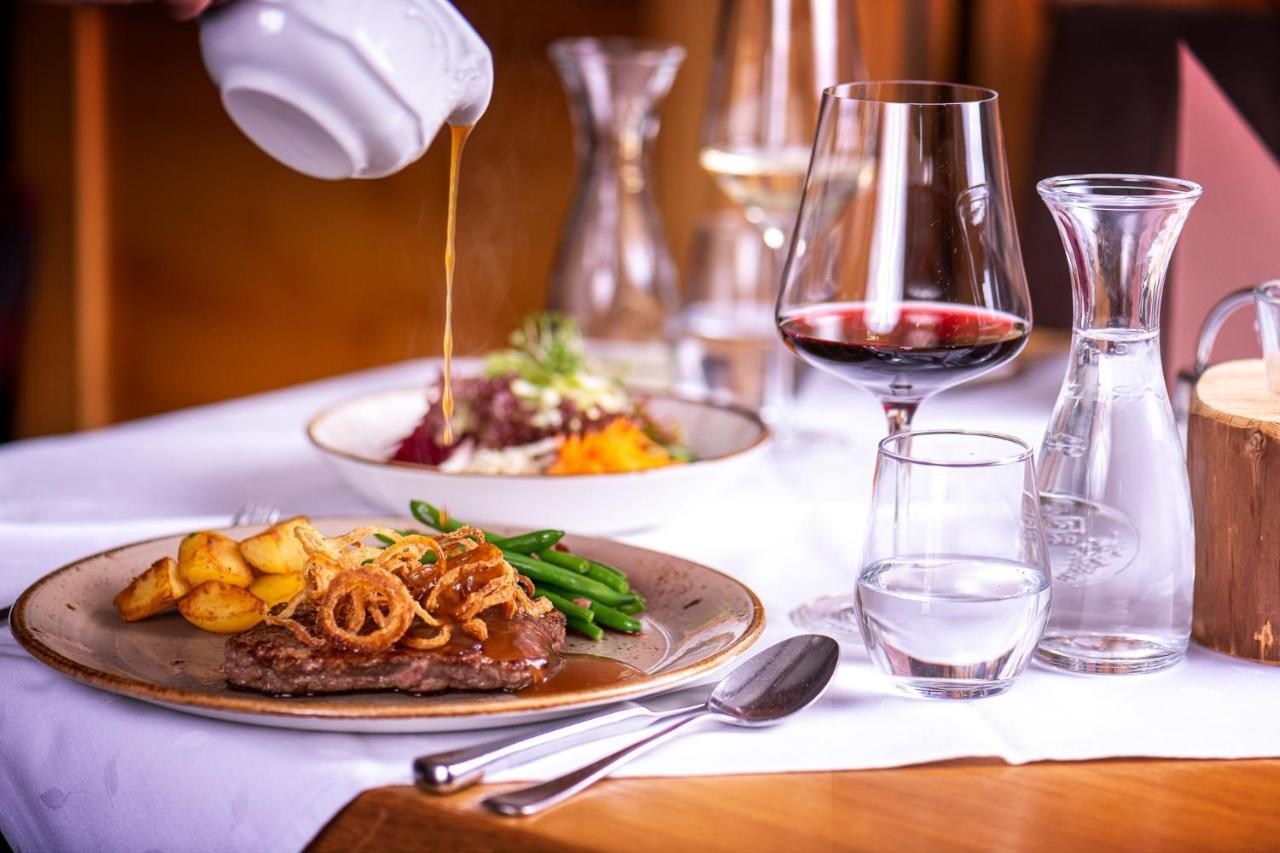 Pension Restaurant Dorfalm Leogang Eksteriør bilde
