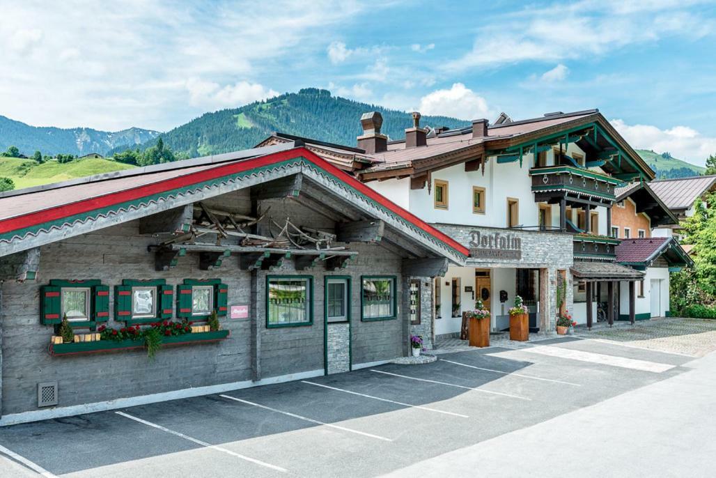Pension Restaurant Dorfalm Leogang Eksteriør bilde